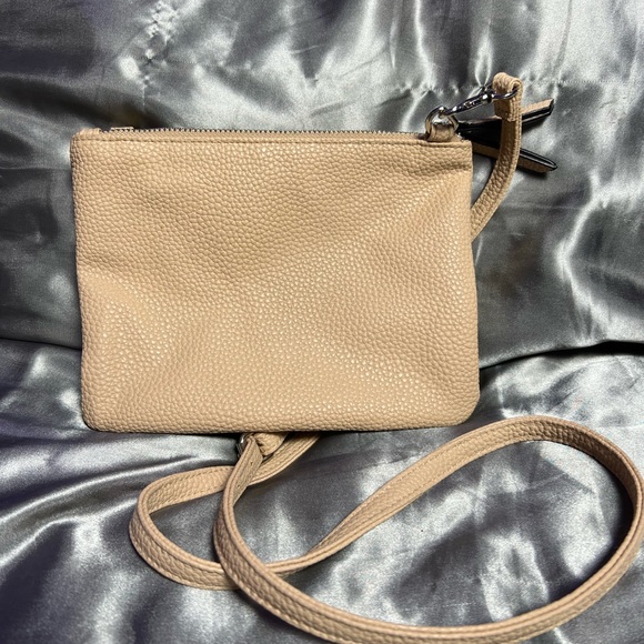 Kenneth Cole‎ Reaction Studded Crossbody Mini Bag Pebbled Tan Vegan Festival - Picture 5 of 8